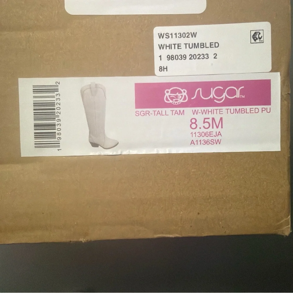 NIB Sugar Womens Tall White Cowboy Cowgirl Boots PointedToe Embroidered Size 8.5